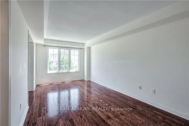 Photo 8 of 10 Wilkes Crescent, Scarborough, Clairlea-Birchmount — HOMEH