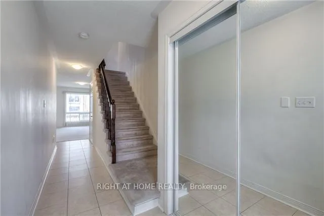 Photo 10 of 10 Wilkes Crescent, Scarborough, Clairlea-Birchmount — HOMEH