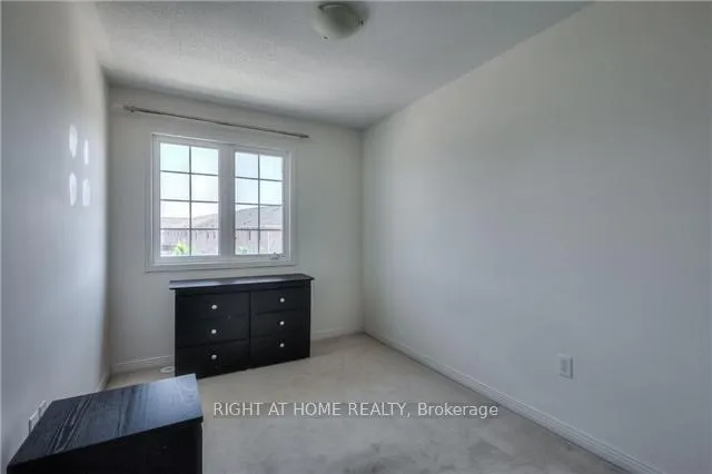 Photo 12 of 10 Wilkes Crescent, Scarborough, Clairlea-Birchmount — HOMEH