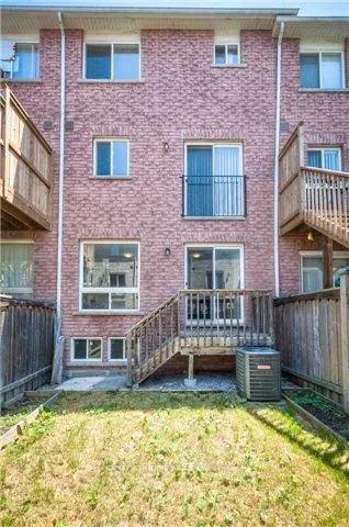 Photo 17 of 10 Wilkes Crescent, Scarborough, Clairlea-Birchmount — HOMEH