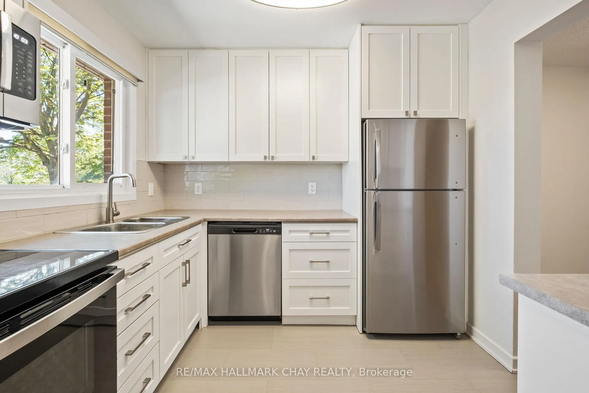 Photo 6 of Unit 25, 177 Bayview Drive, Barrie, Allandale — HOMEH