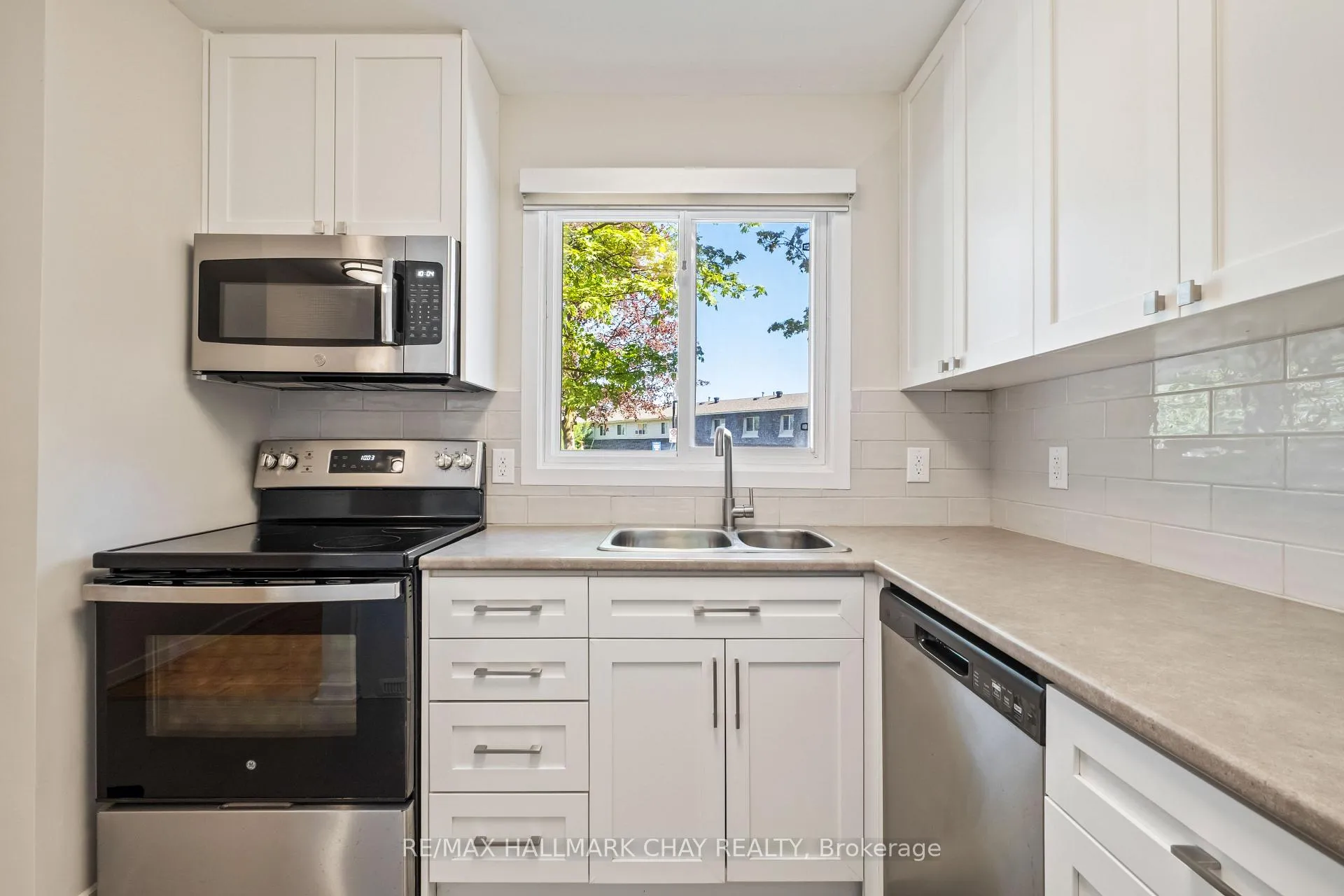 Photo 7 of Unit 25, 177 Bayview Drive, Barrie, Allandale — HOMEH