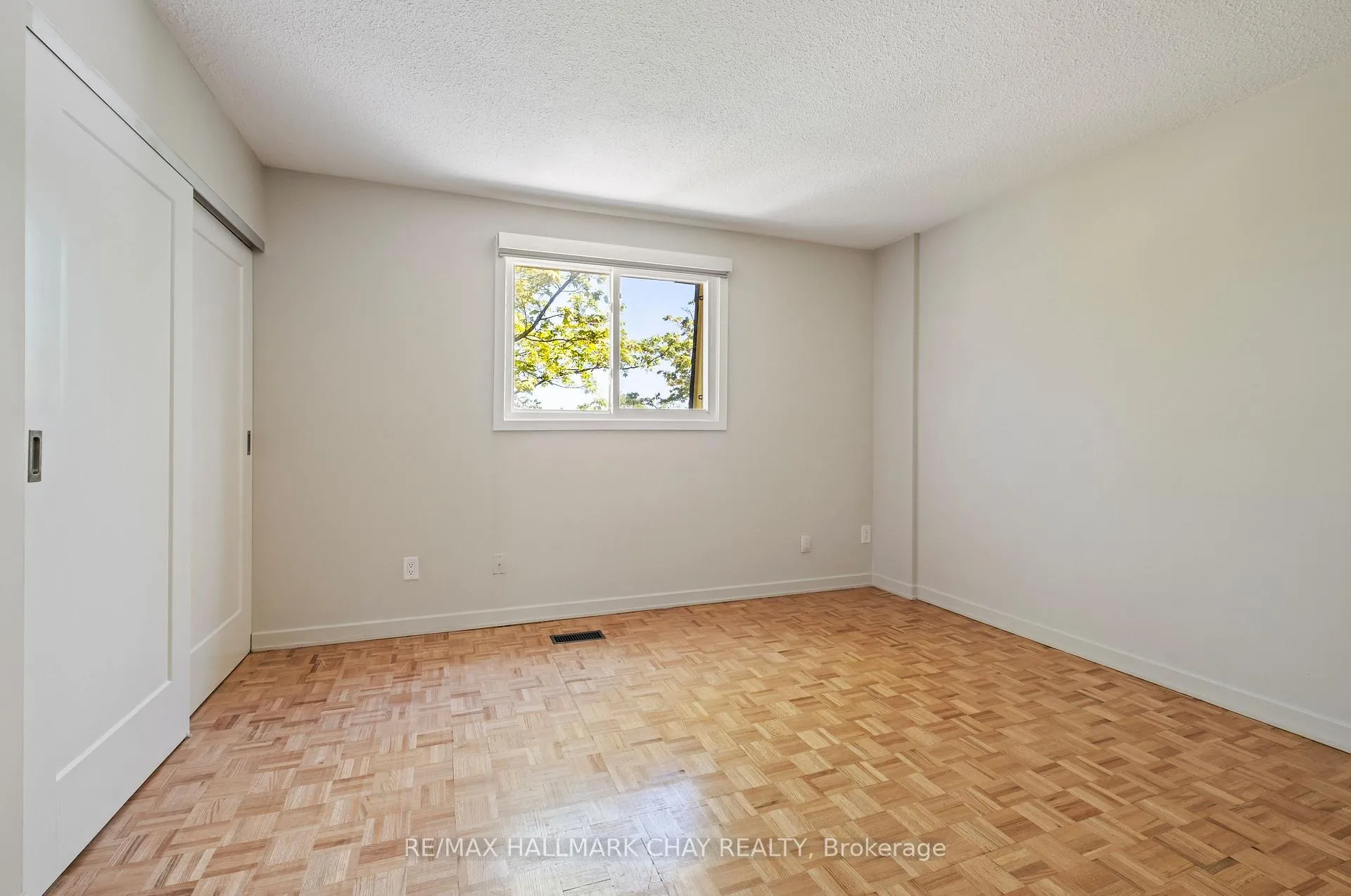Photo 16 of Unit 25, 177 Bayview Drive, Barrie, Allandale — HOMEH