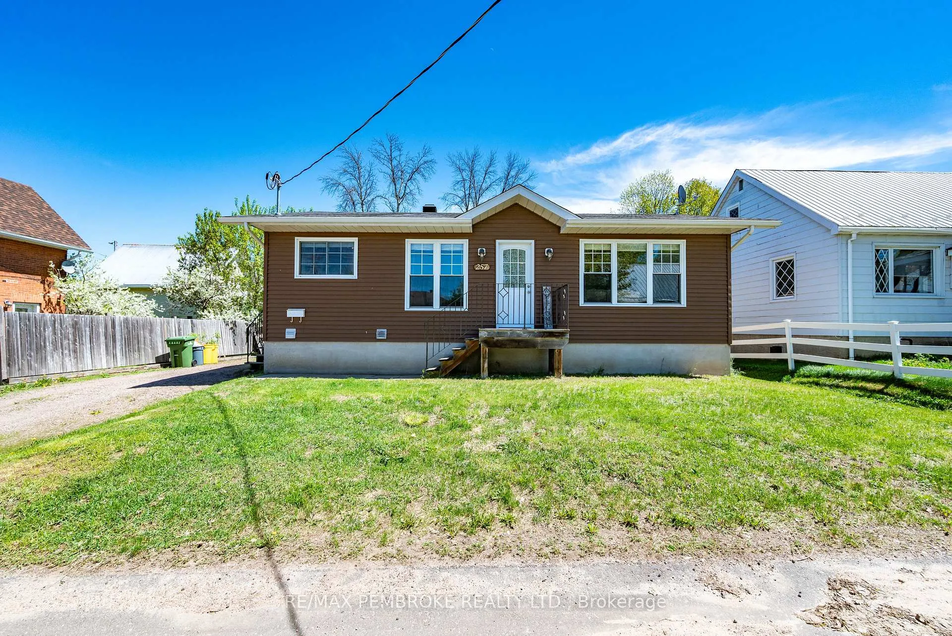 Photo 3 of 257 Fraser Street, Pembroke — HOMEH