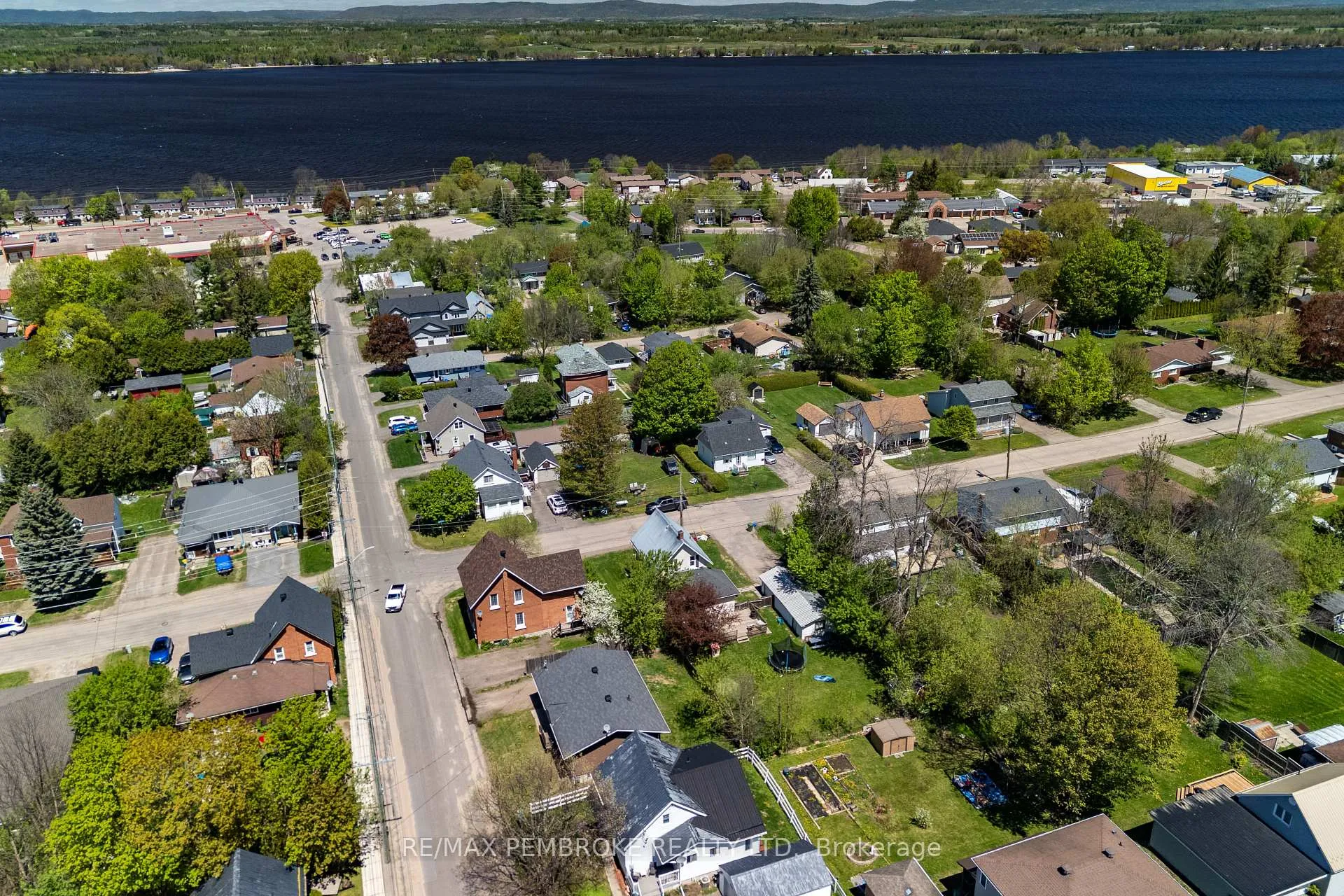 Photo 4 of 257 Fraser Street, Pembroke — HOMEH