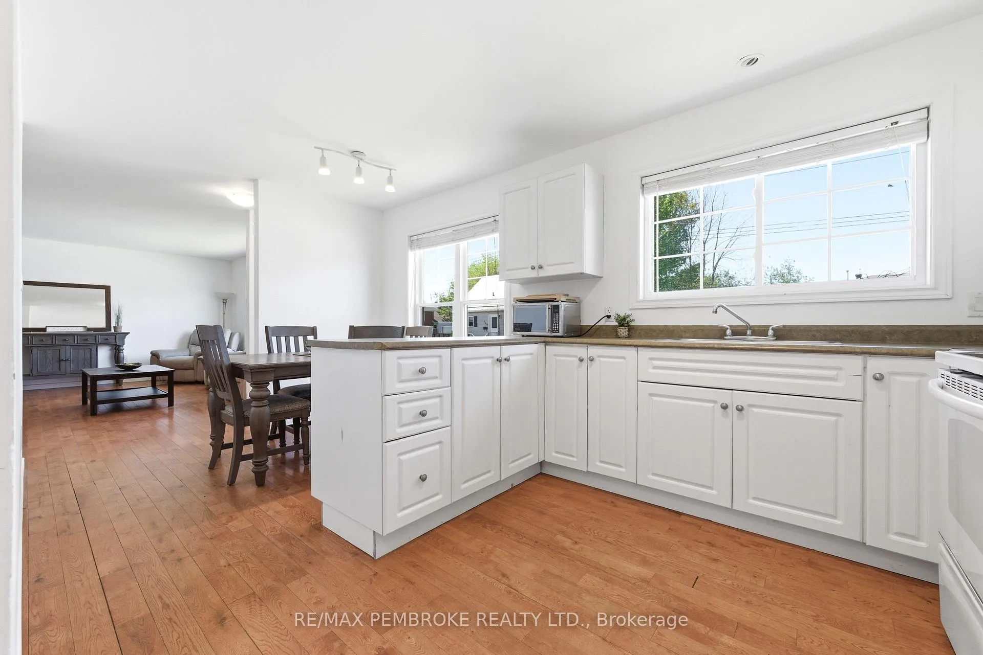 Photo 5 of 257 Fraser Street, Pembroke — HOMEH