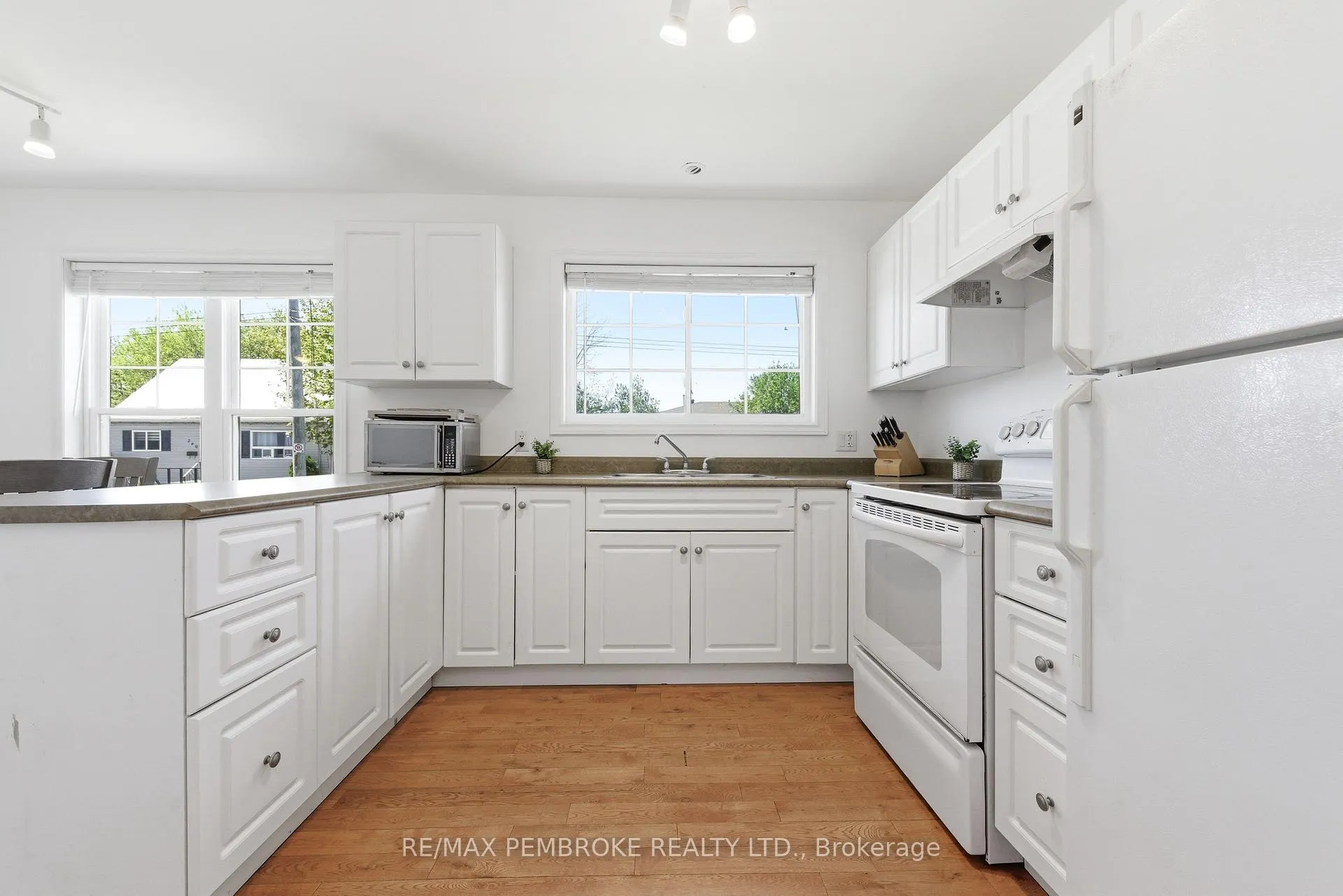 Photo 6 of 257 Fraser Street, Pembroke — HOMEH