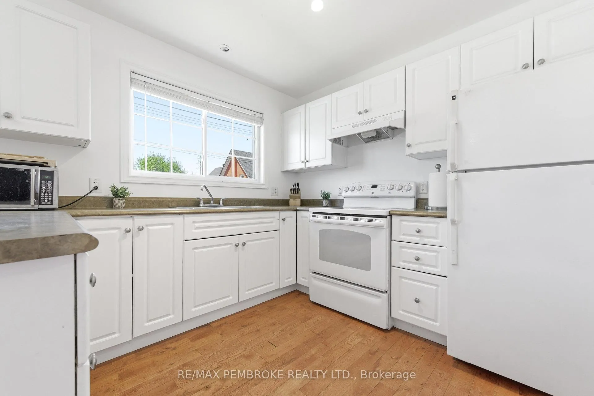 Photo 7 of 257 Fraser Street, Pembroke — HOMEH