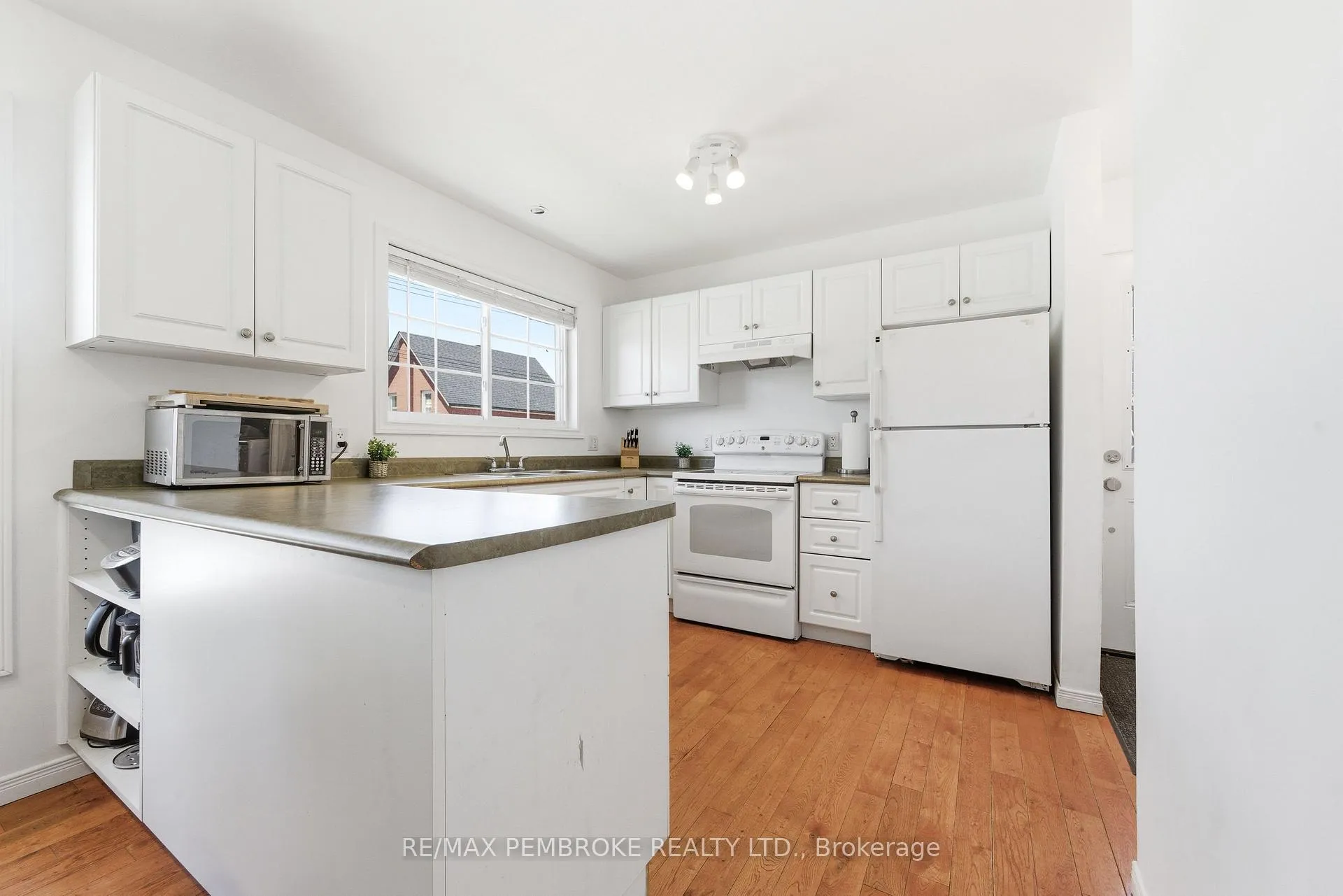 Photo 8 of 257 Fraser Street, Pembroke — HOMEH