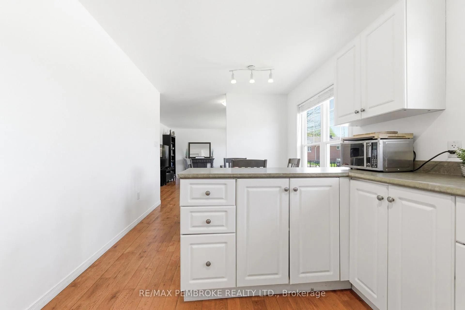 Photo 9 of 257 Fraser Street, Pembroke — HOMEH