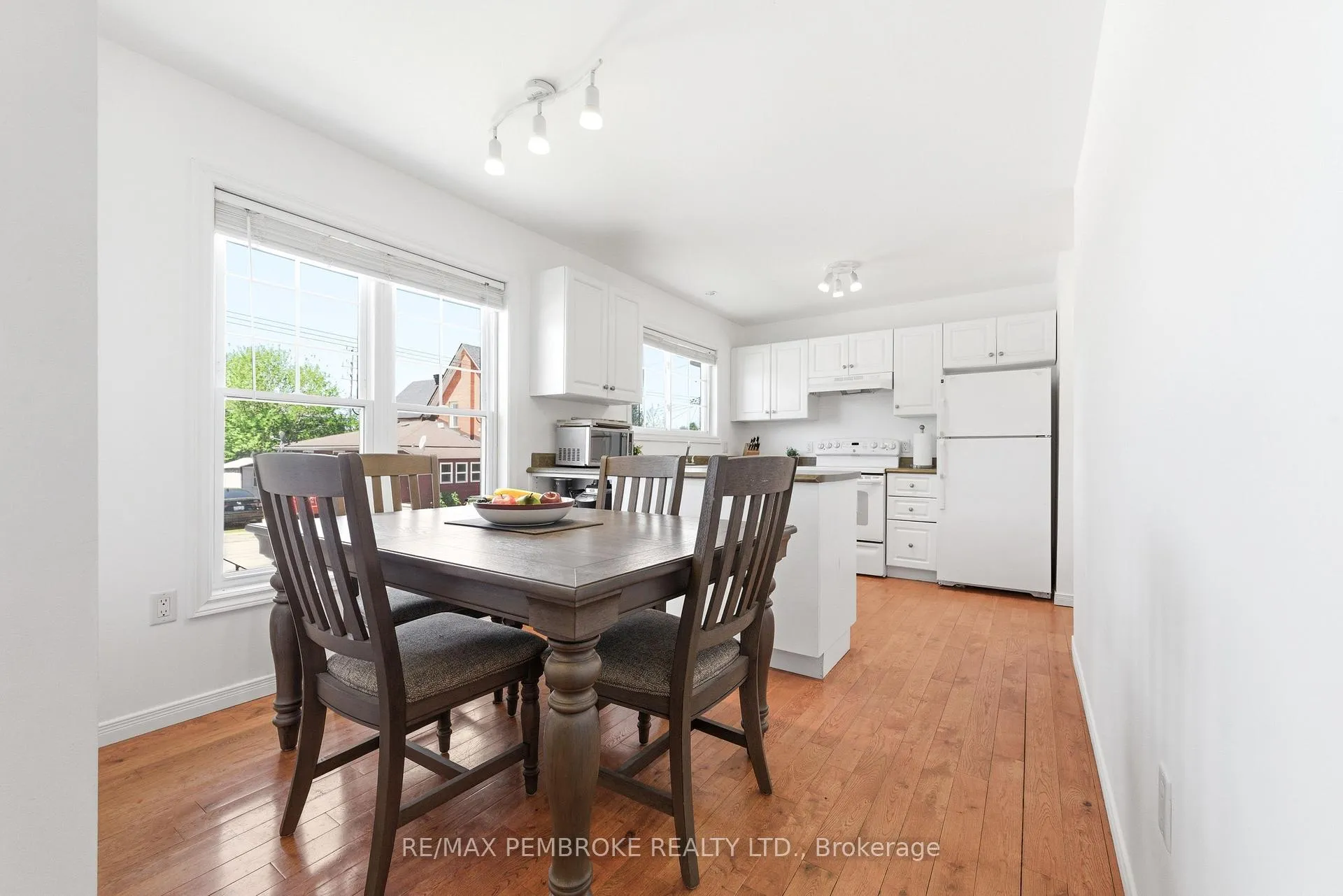 Photo 13 of 257 Fraser Street, Pembroke — HOMEH