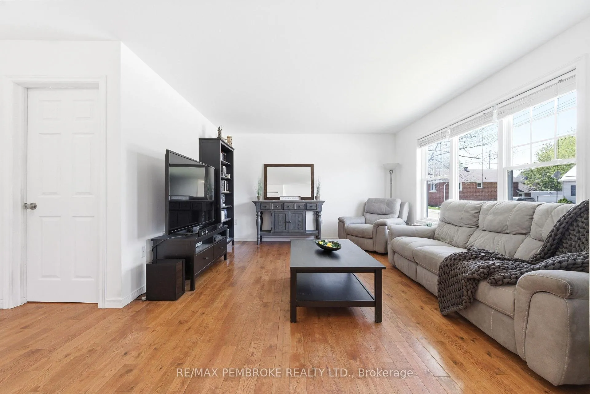 Photo 15 of 257 Fraser Street, Pembroke — HOMEH
