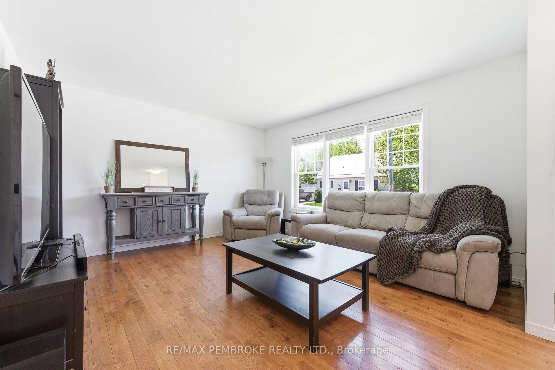 Photo 16 of 257 Fraser Street, Pembroke — HOMEH