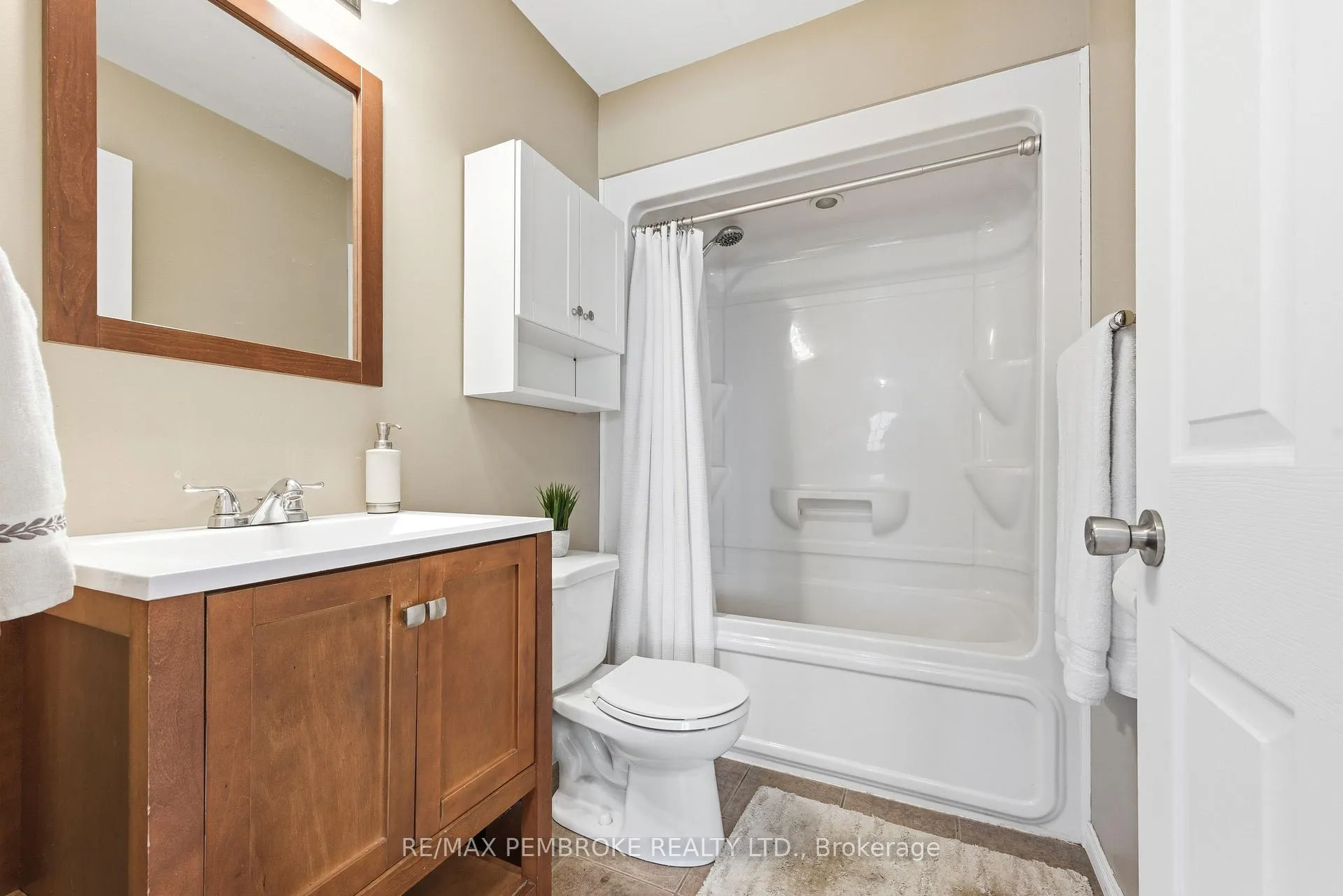 Photo 21 of 257 Fraser Street, Pembroke — HOMEH
