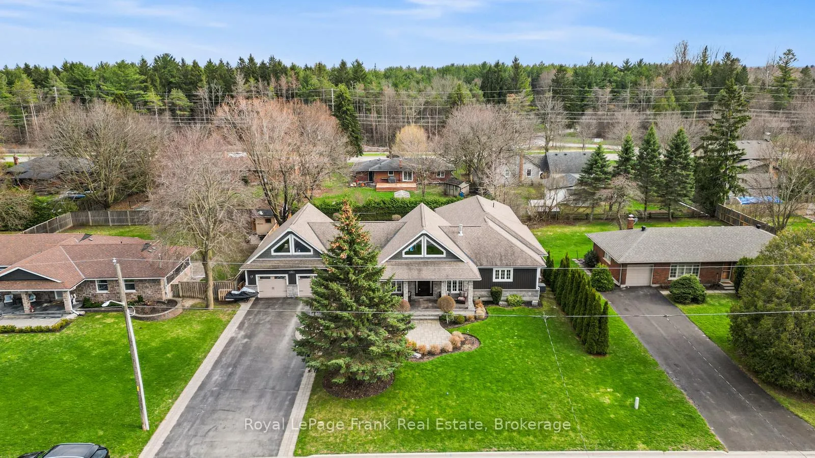 Photo 2 of 325 Maine Street, Oshawa, Kedron — HOMEH