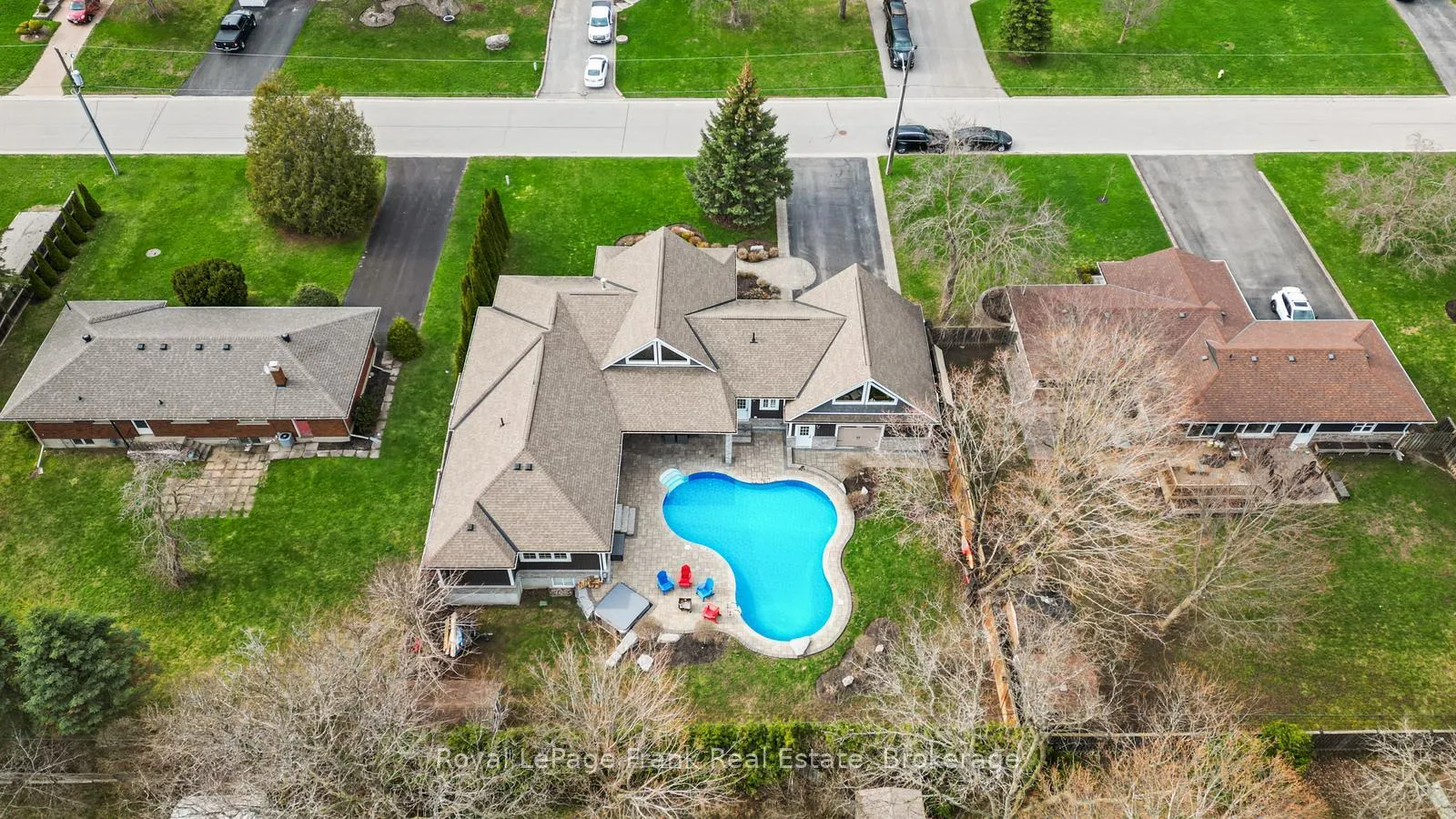 Photo 4 of 325 Maine Street, Oshawa, Kedron — HOMEH