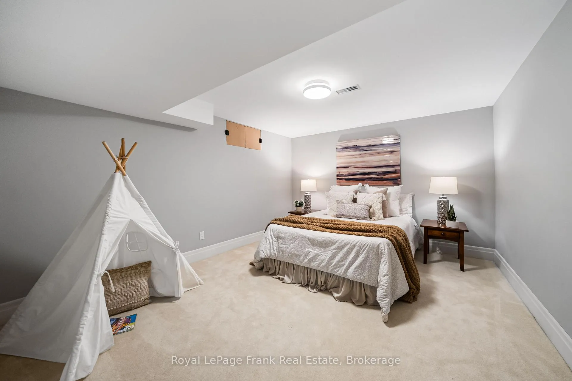 Photo 40 of 325 Maine Street, Oshawa, Kedron — HOMEH