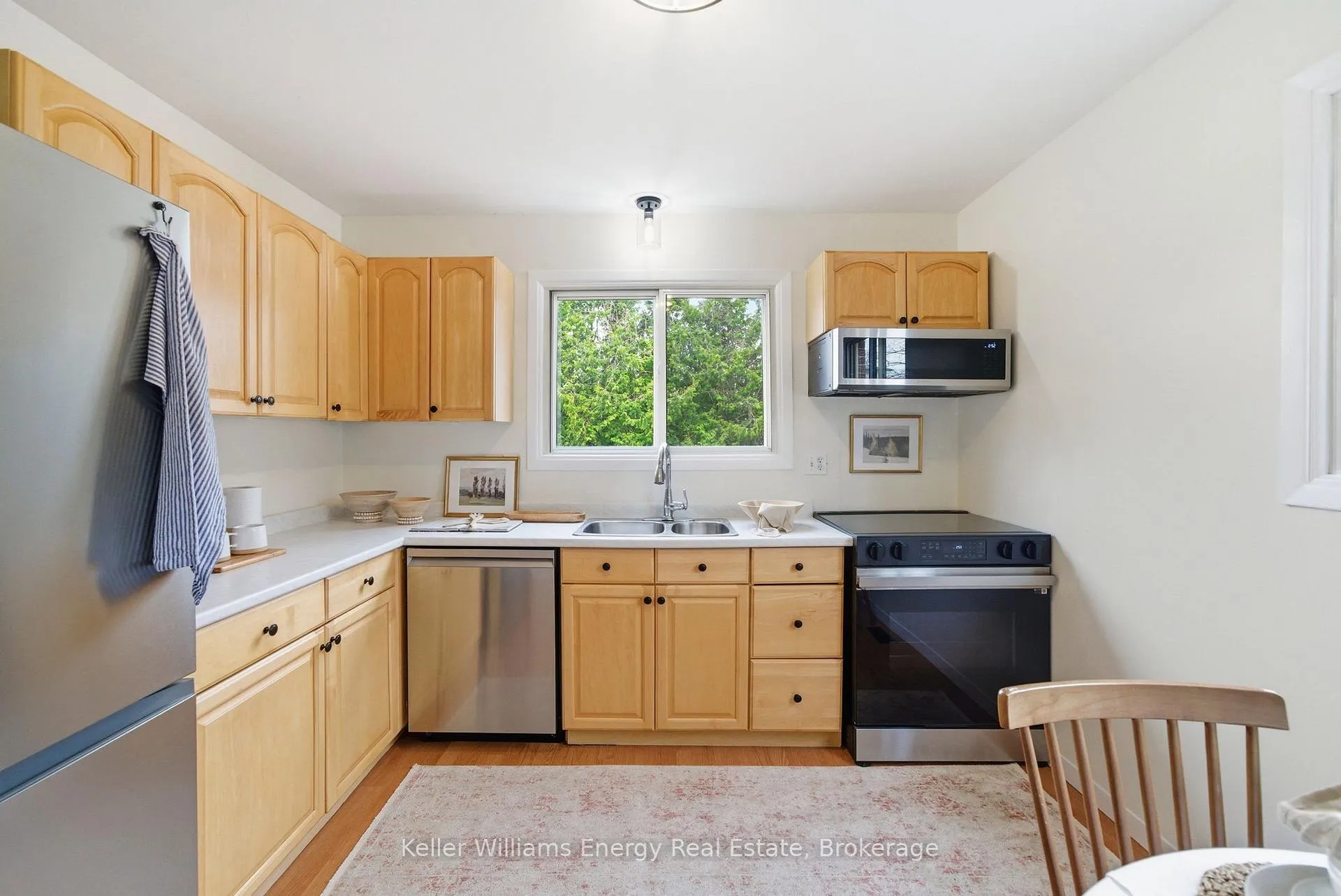 Photo 8 of 441 Maplewood Drive, Oshawa, O'Neill — HOMEH