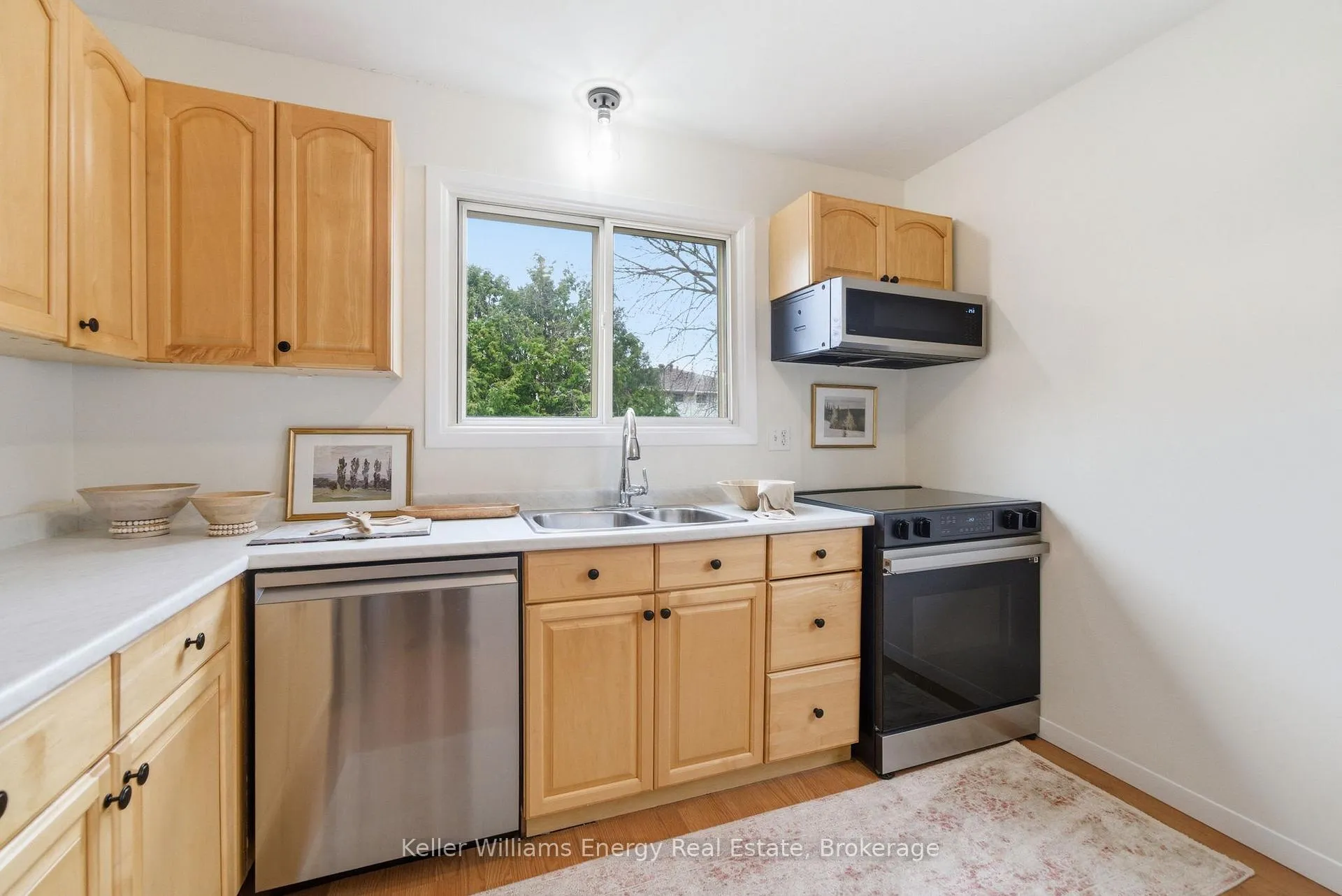 Photo 10 of 441 Maplewood Drive, Oshawa, O'Neill — HOMEH
