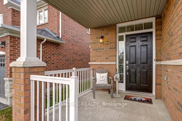 Photo 2 of 114 Monarchy Street, Barrie, Innis-Shore — HOMEH