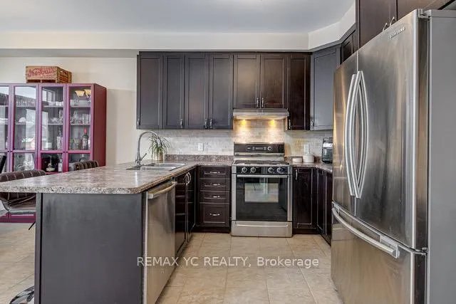 Photo 8 of 114 Monarchy Street, Barrie, Innis-Shore — HOMEH