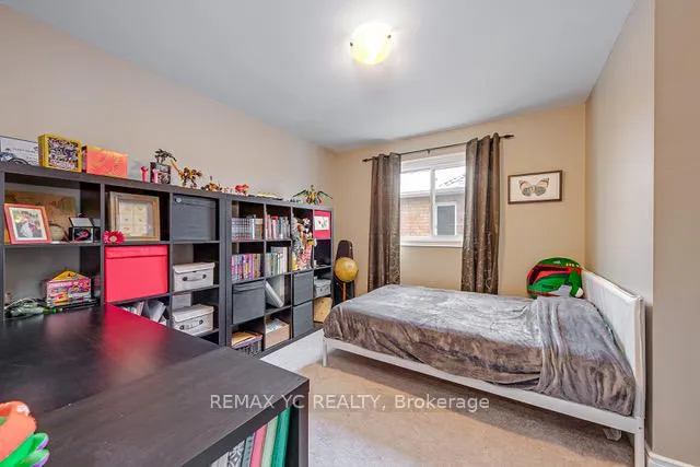 Photo 13 of 114 Monarchy Street, Barrie, Innis-Shore — HOMEH
