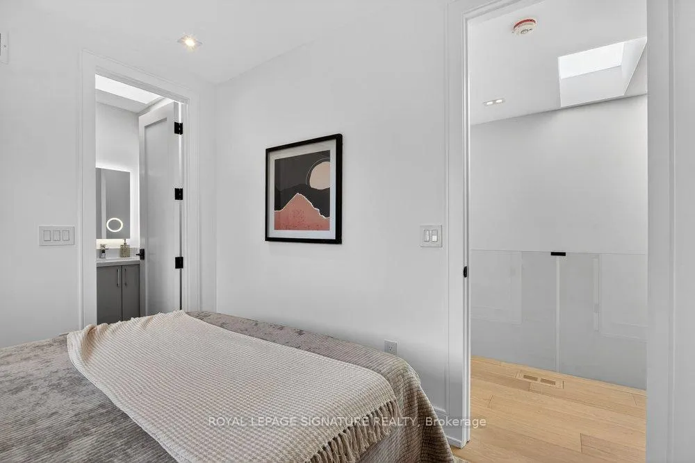 Photo 32 of 53 Lesmount Avenue, Toronto, East York — HOMEH