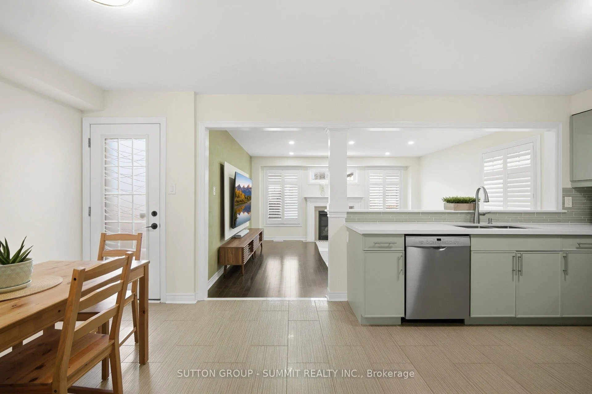 Photo 7 of 30 Mccourt Drive, Ajax, South East — HOMEH