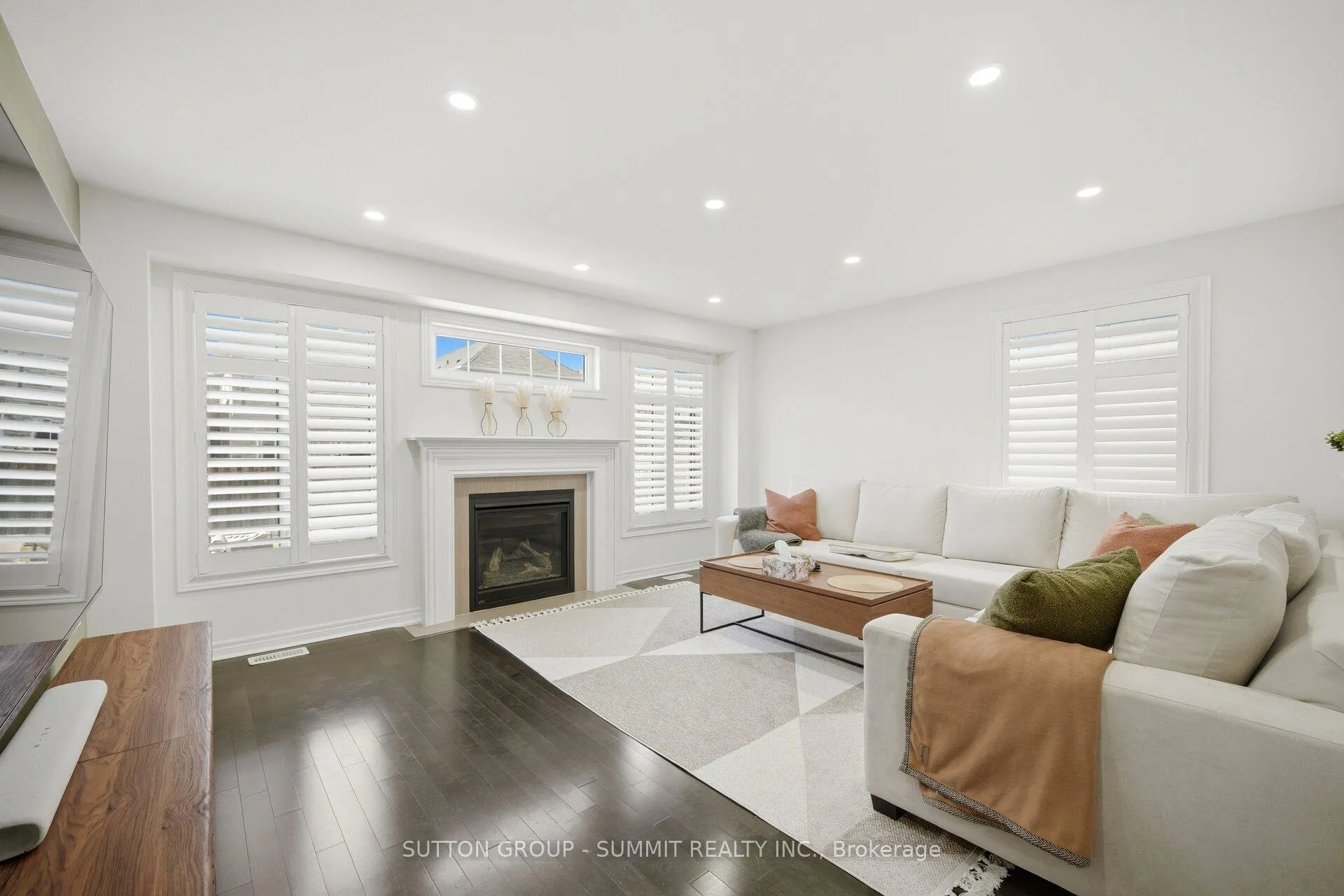 Photo 14 of 30 Mccourt Drive, Ajax, South East — HOMEH
