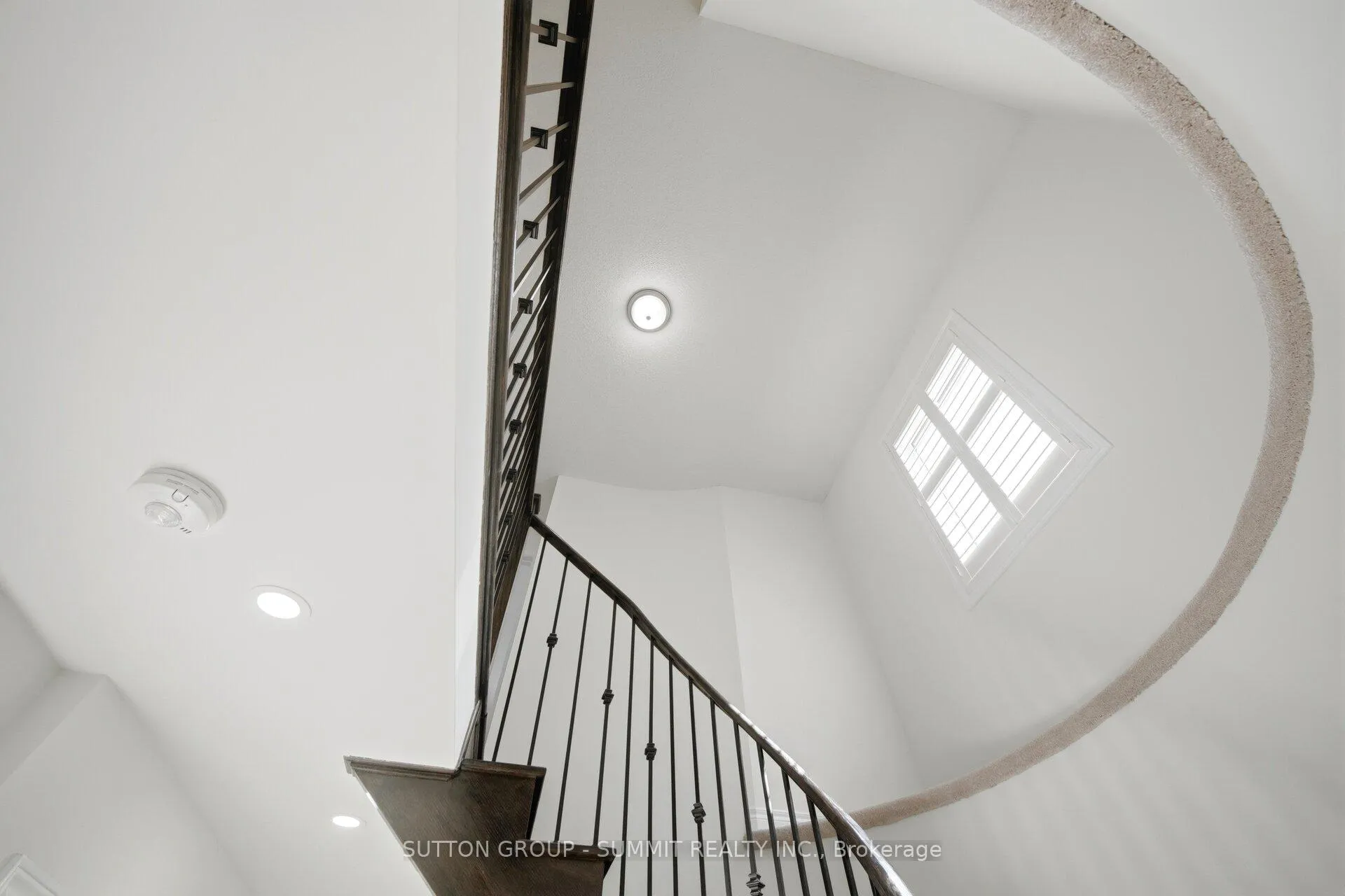 Photo 20 of 30 Mccourt Drive, Ajax, South East — HOMEH