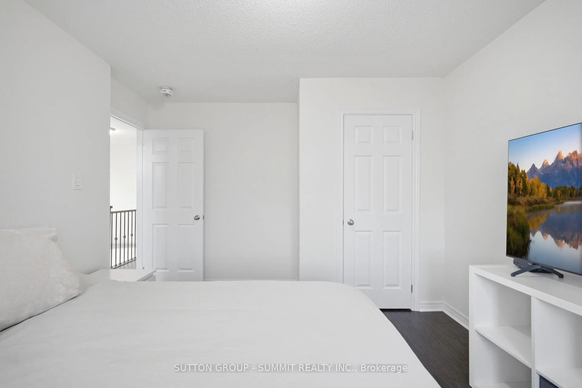 Photo 30 of 30 Mccourt Drive, Ajax, South East — HOMEH