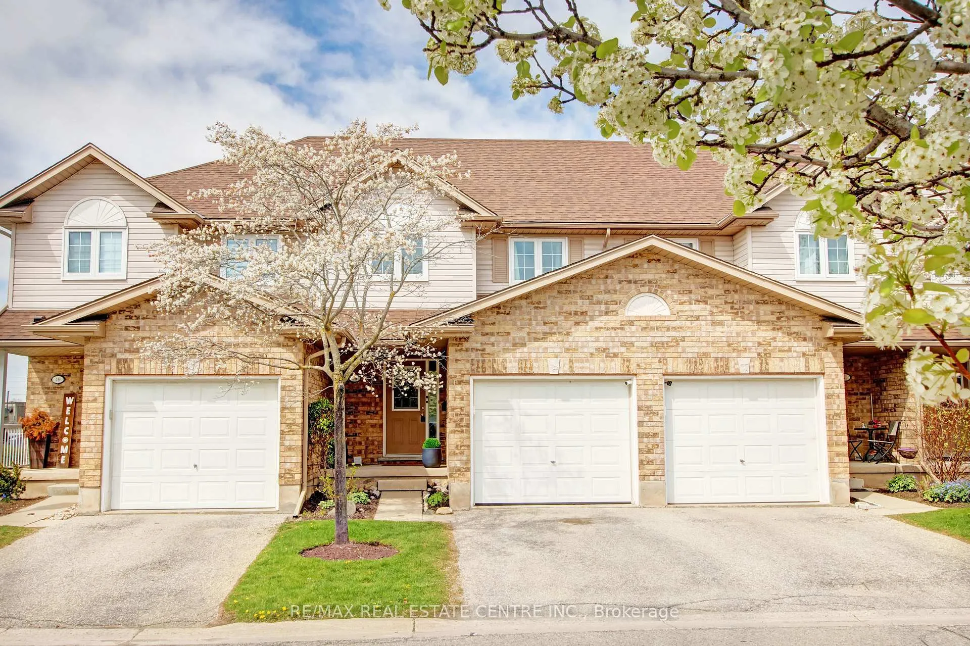 Photo 1 of Unit 50, 31 Schroder Crescent, Guelph, Grange Road — HOMEH
