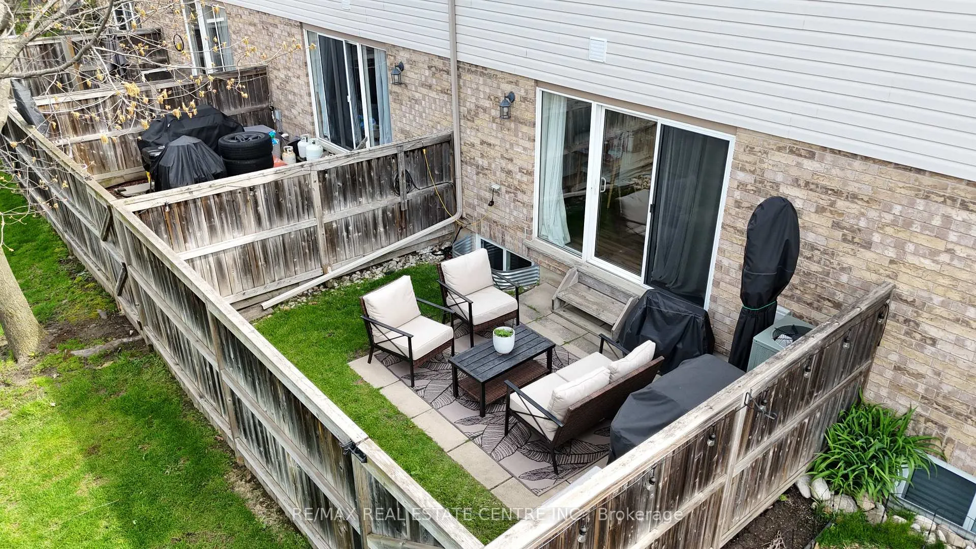 Photo 4 of Unit 50, 31 Schroder Crescent, Guelph, Grange Road — HOMEH