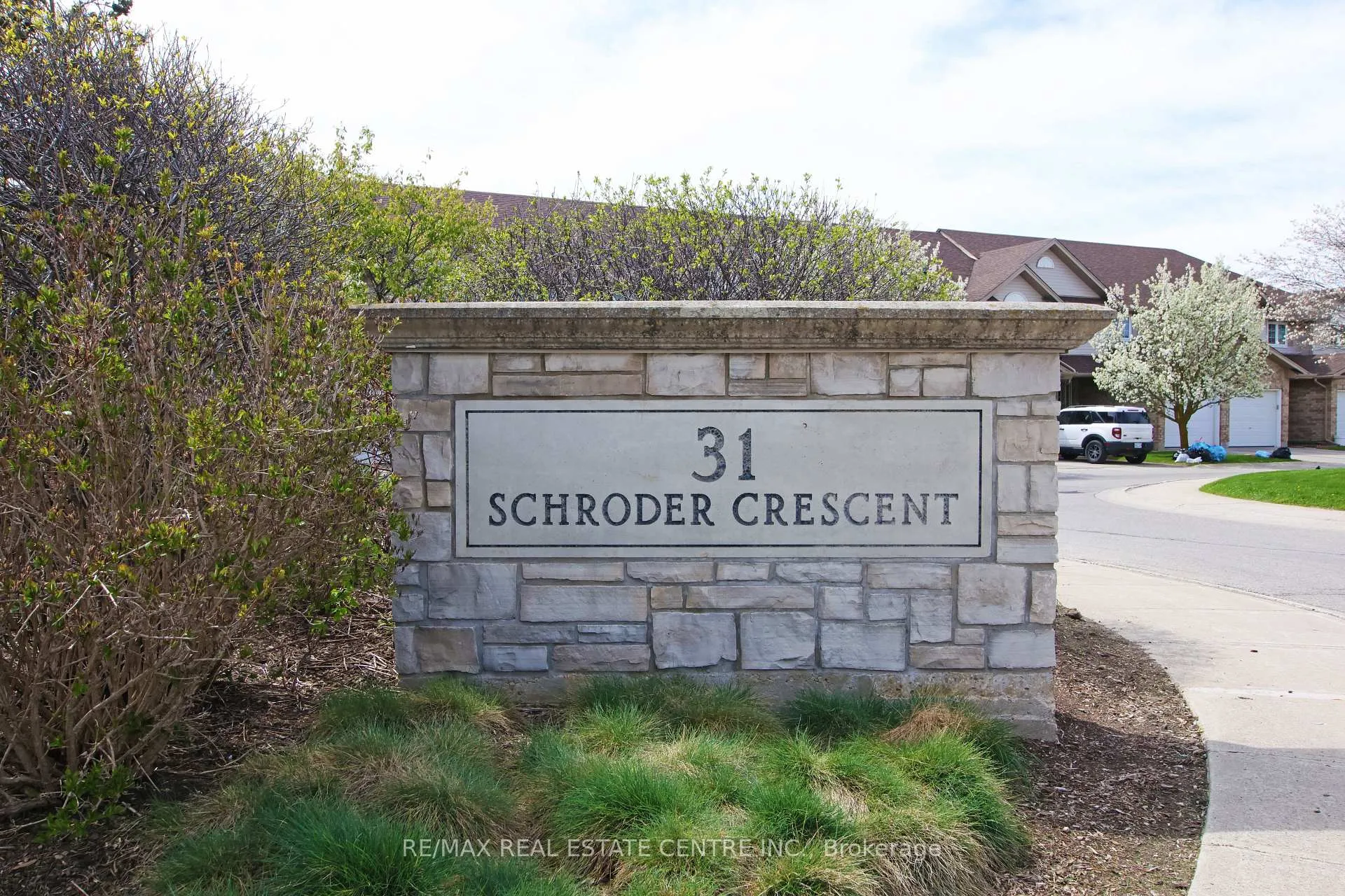 Photo 8 of Unit 50, 31 Schroder Crescent, Guelph, Grange Road — HOMEH
