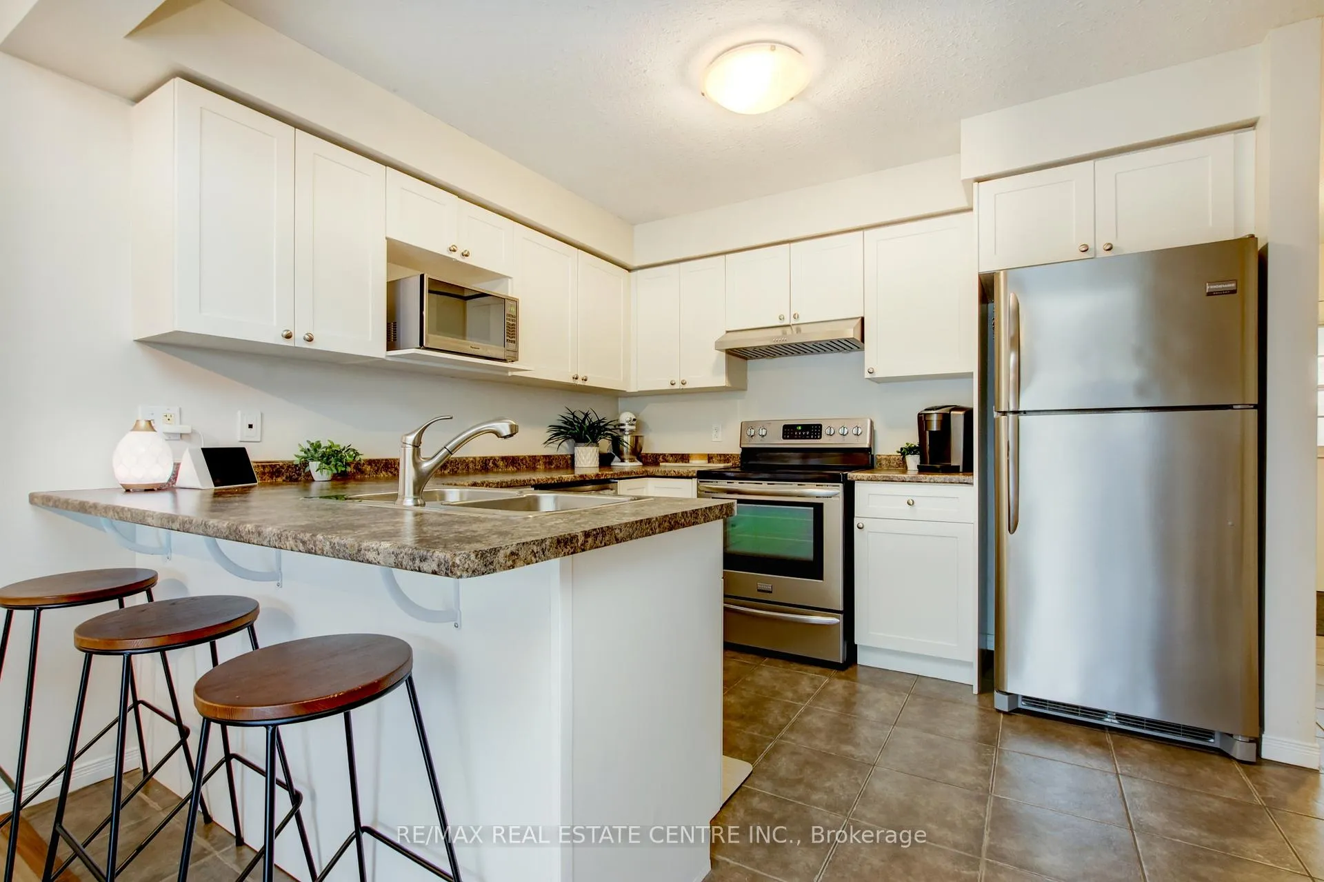 Photo 11 of Unit 50, 31 Schroder Crescent, Guelph, Grange Road — HOMEH