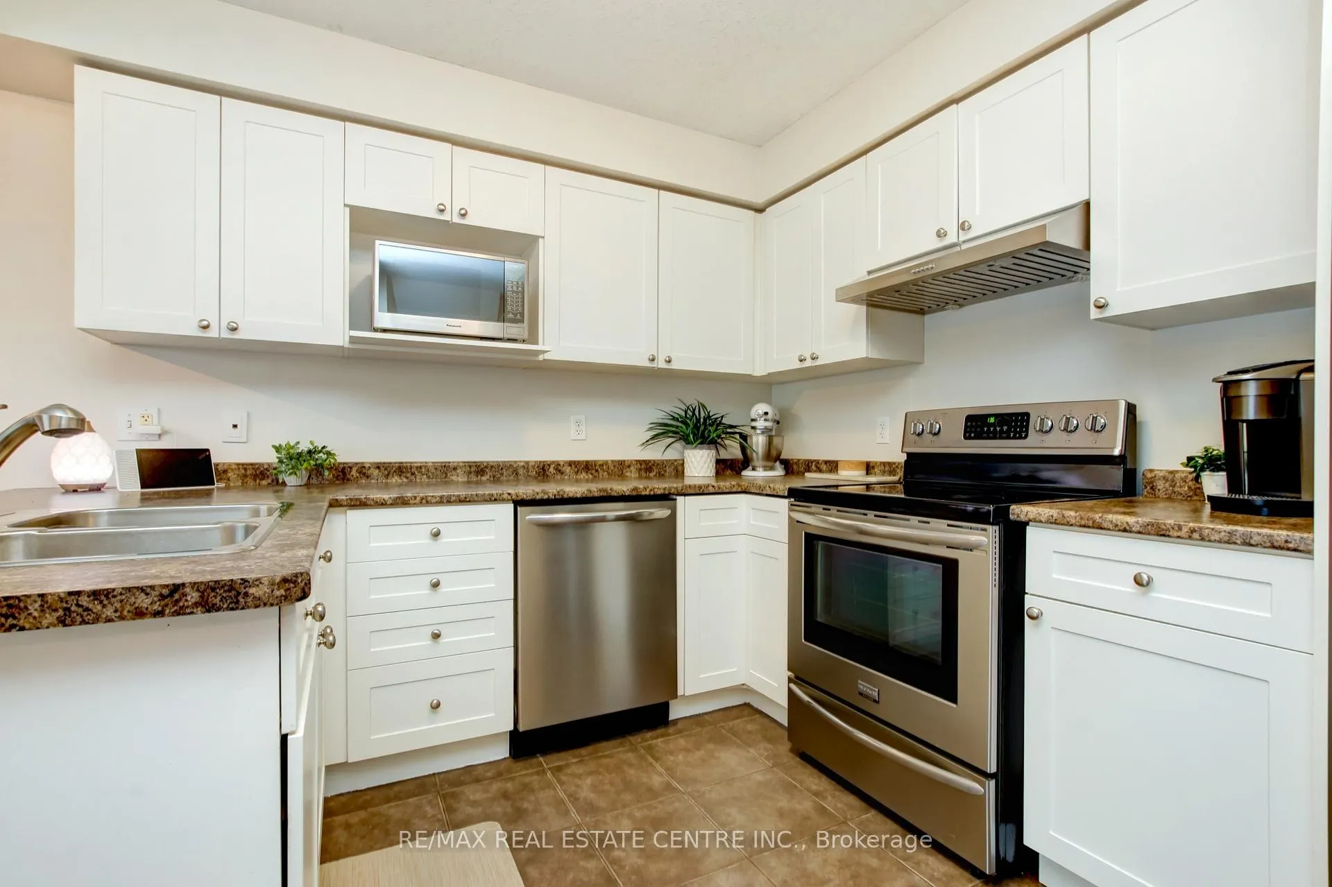 Photo 16 of Unit 50, 31 Schroder Crescent, Guelph, Grange Road — HOMEH
