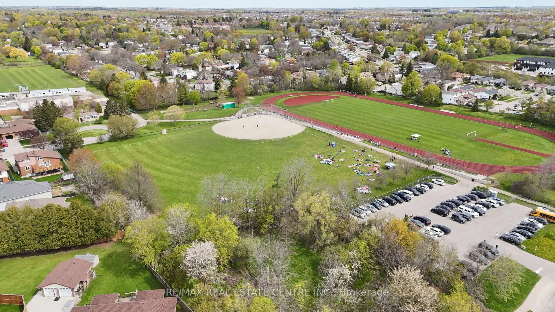 Photo 37 of Unit 50, 31 Schroder Crescent, Guelph, Grange Road — HOMEH