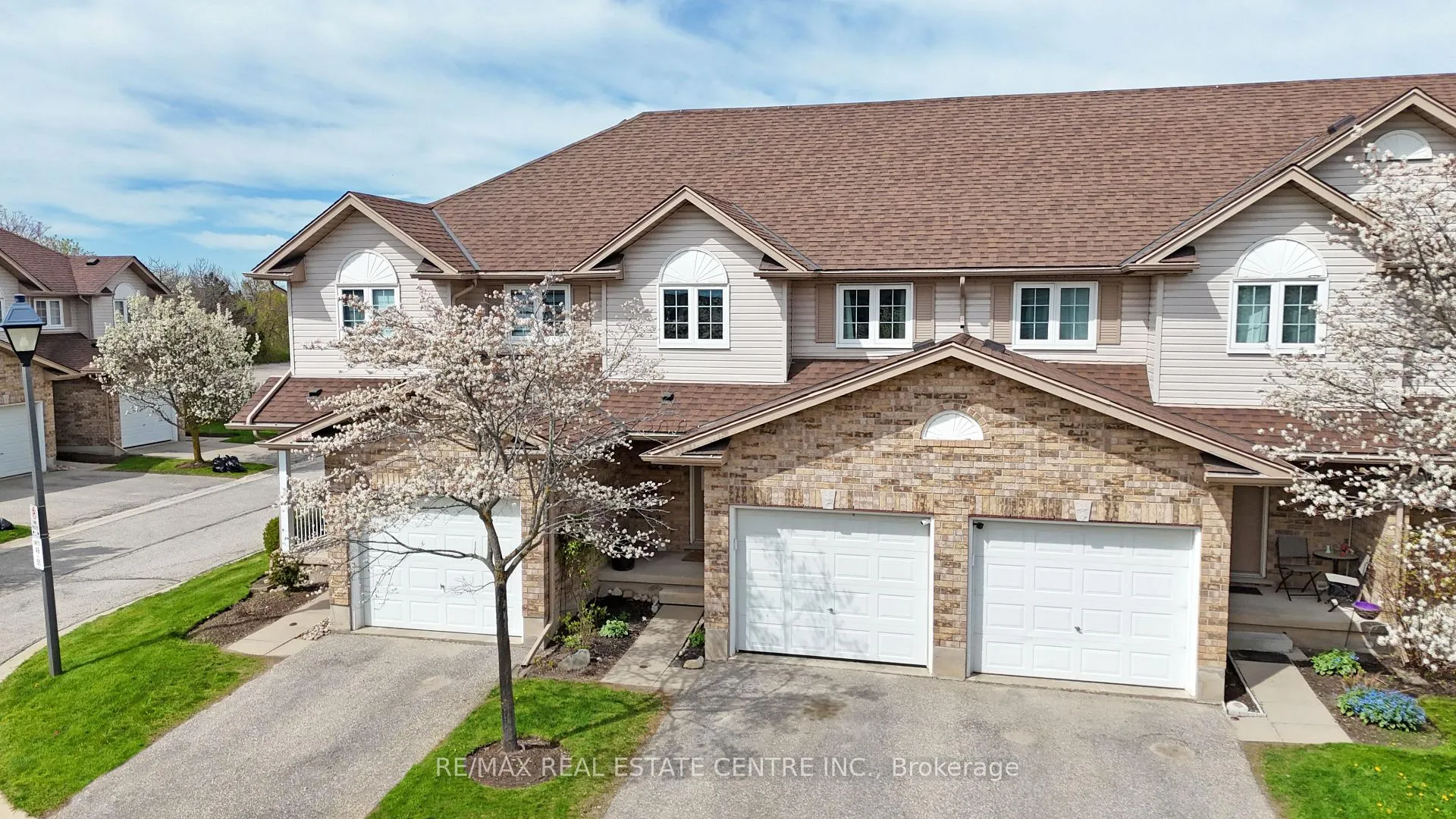 Photo 40 of Unit 50, 31 Schroder Crescent, Guelph, Grange Road — HOMEH