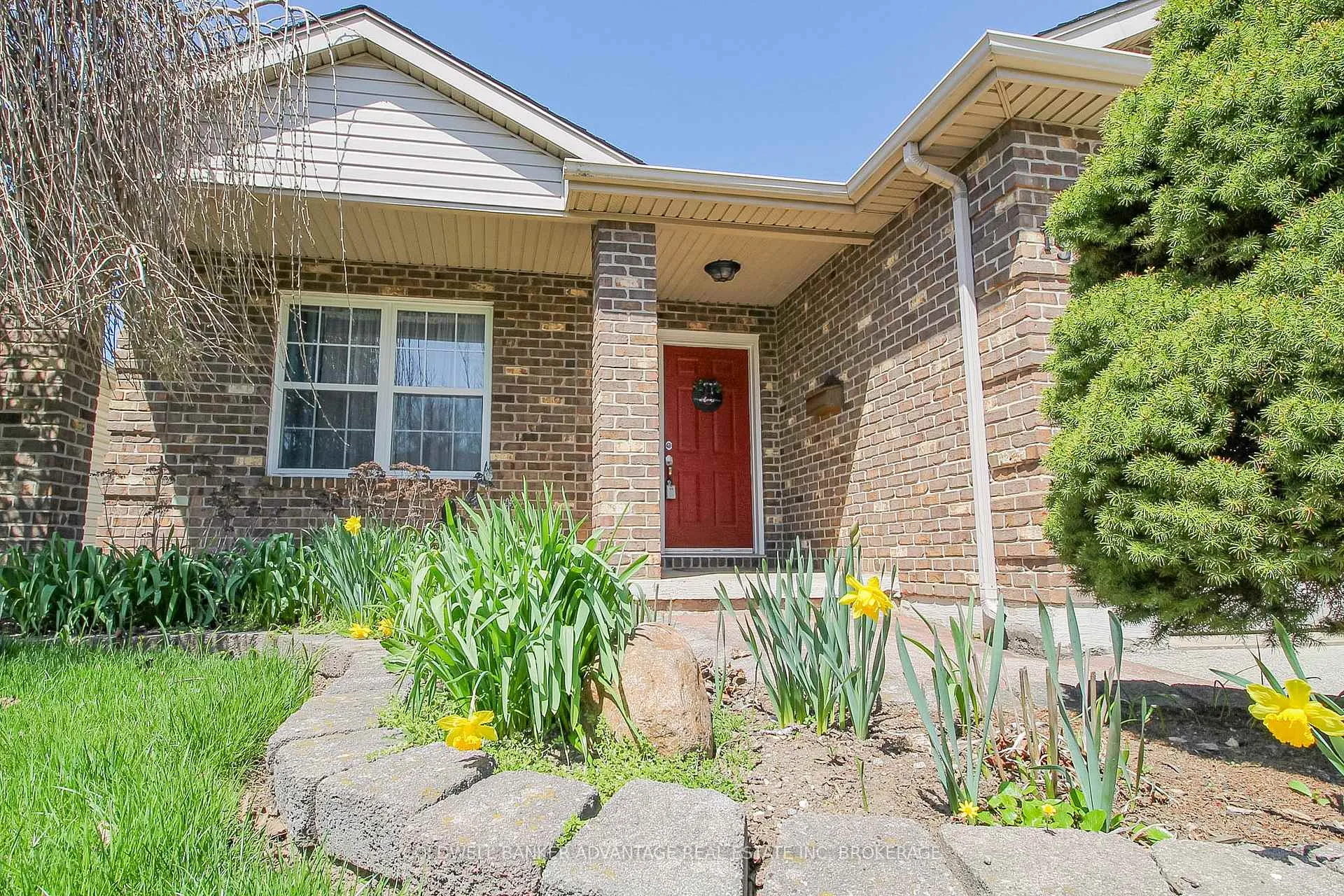 Photo 3 of 19 Windle Village Crescent, Thorold, Allanburg/Thorold South — HOMEH