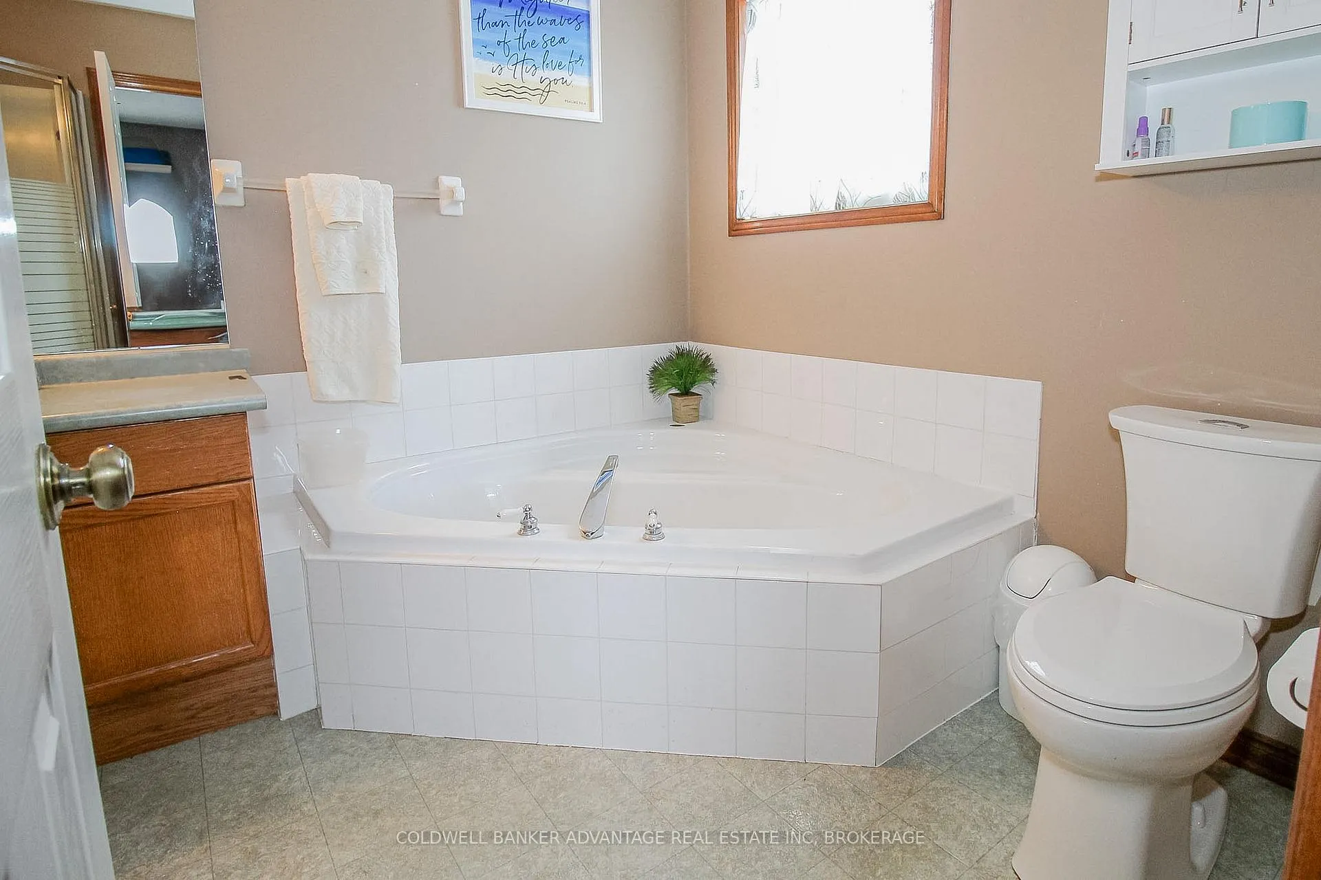 Photo 17 of 19 Windle Village Crescent, Thorold, Allanburg/Thorold South — HOMEH