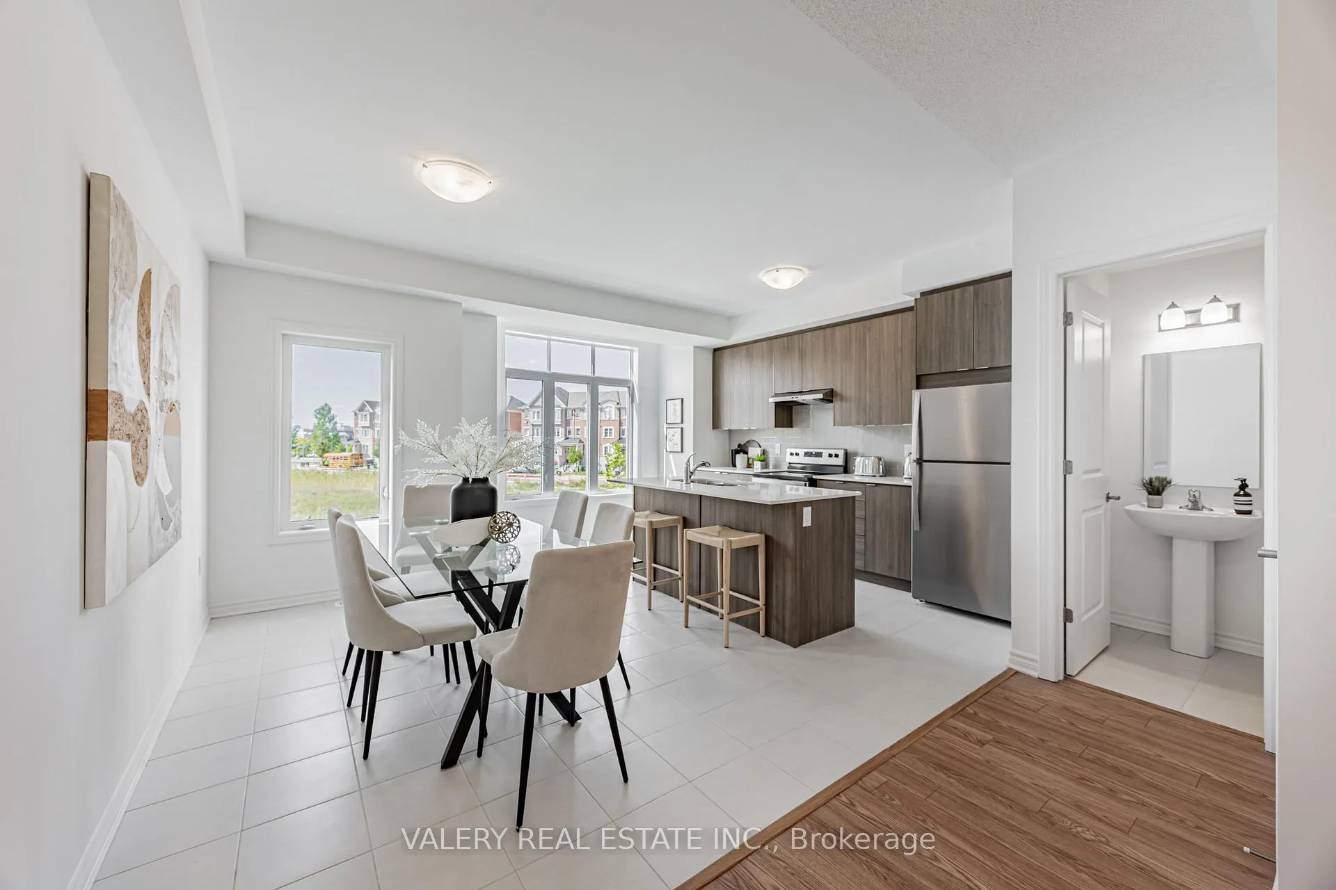 Photo 9 of 135 Pidgeon Street, Scarborough, Clairlea-Birchmount — HOMEH