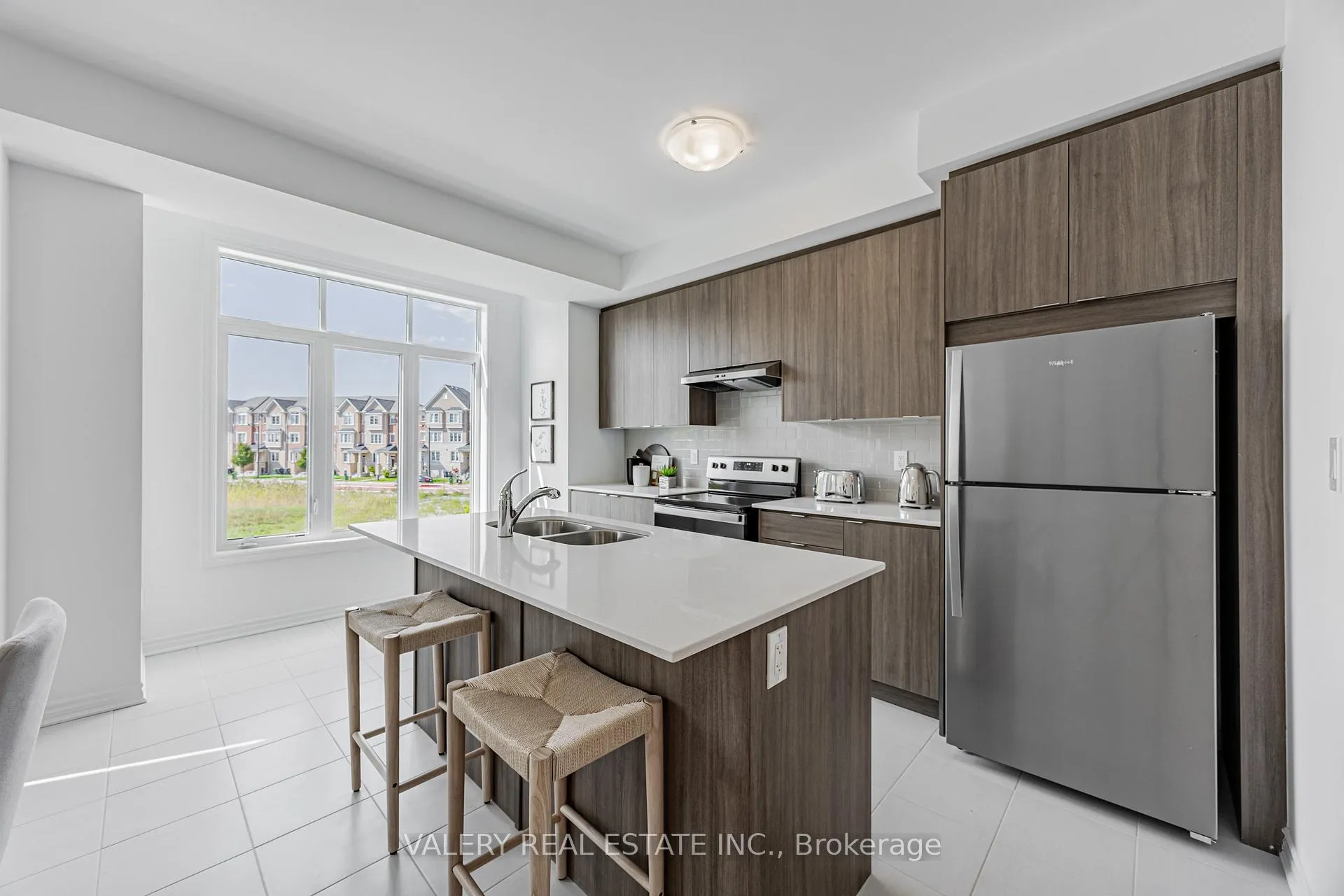 Photo 13 of 135 Pidgeon Street, Scarborough, Clairlea-Birchmount — HOMEH