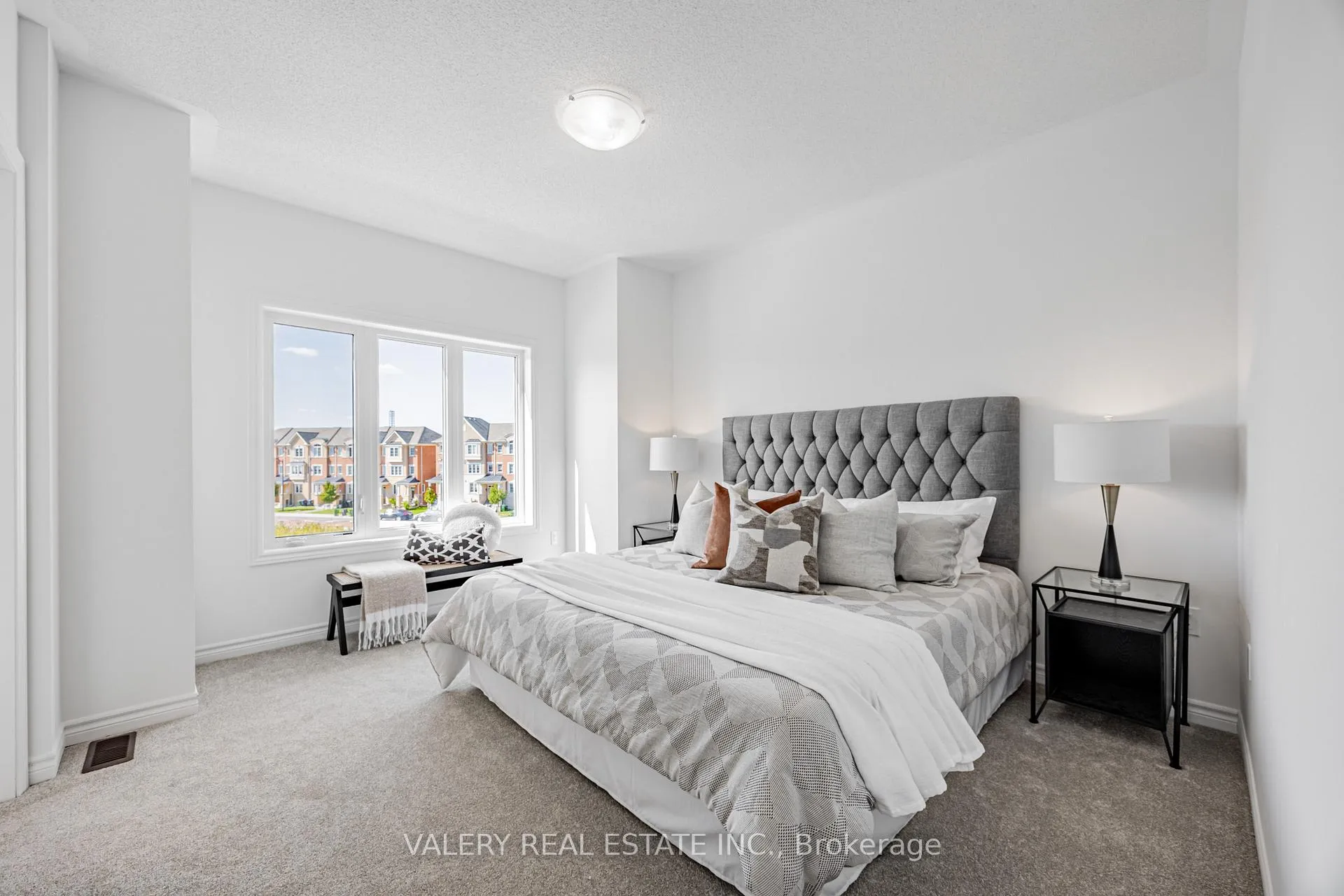 Photo 17 of 135 Pidgeon Street, Scarborough, Clairlea-Birchmount — HOMEH