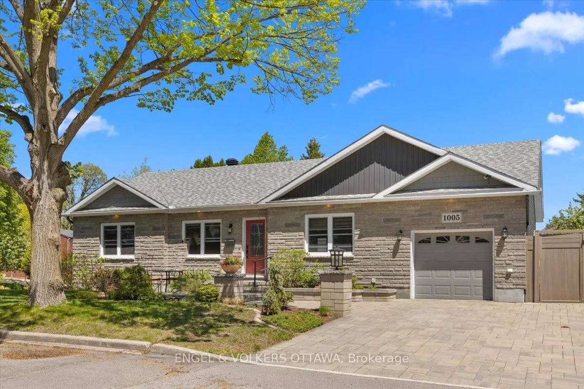 Photo 2 of 1005 Gold Crescent, Ottawa, Queensway Terrace North — HOMEH