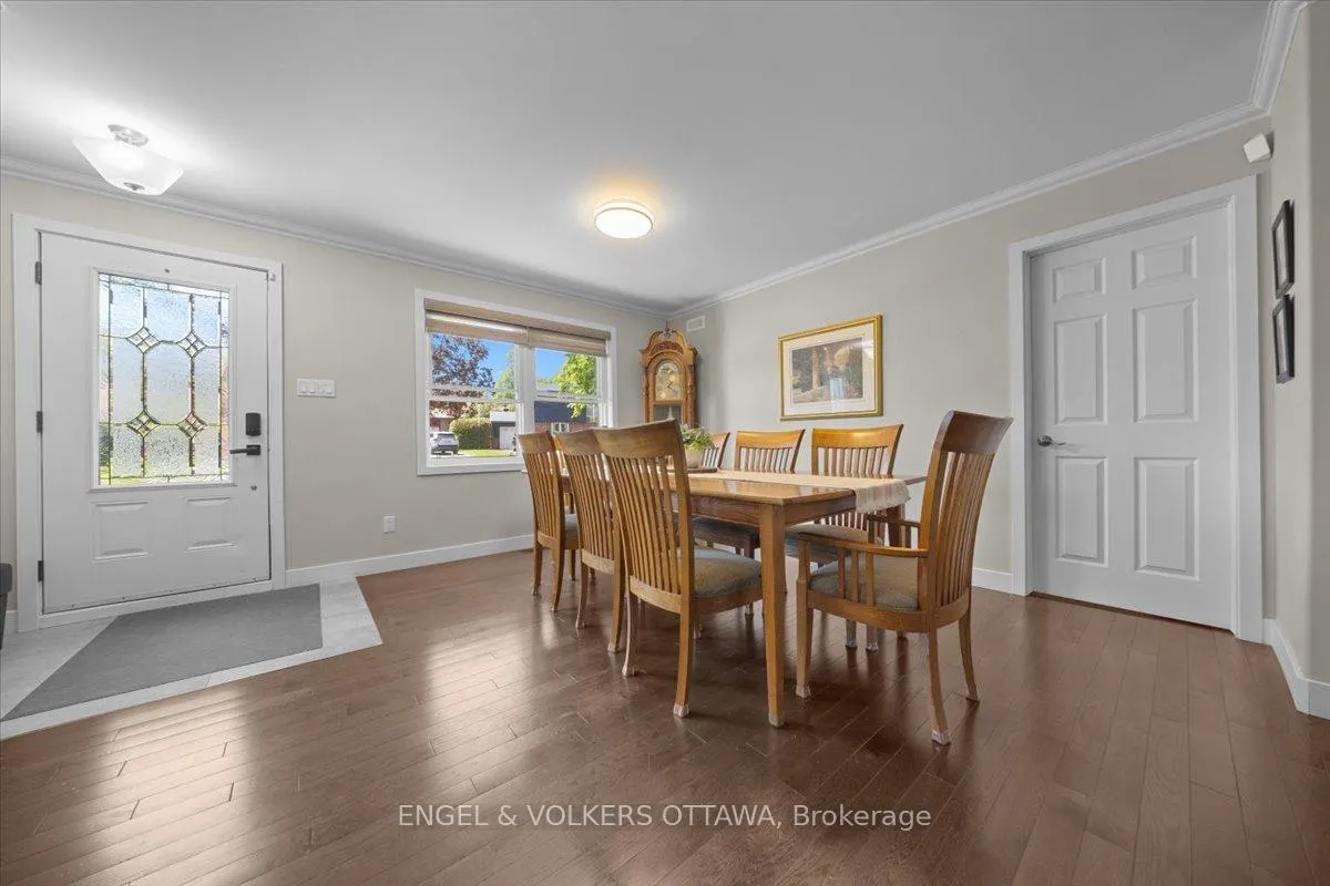 Photo 7 of 1005 Gold Crescent, Ottawa, Queensway Terrace North — HOMEH