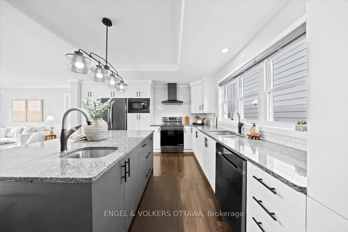 Photo 14 of 1005 Gold Crescent, Ottawa, Queensway Terrace North — HOMEH