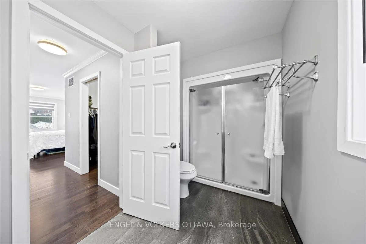 Photo 19 of 1005 Gold Crescent, Ottawa, Queensway Terrace North — HOMEH