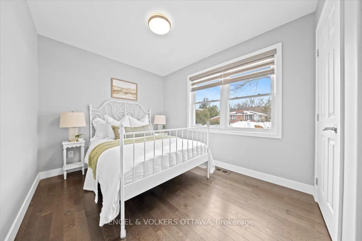 Photo 20 of 1005 Gold Crescent, Ottawa, Queensway Terrace North — HOMEH