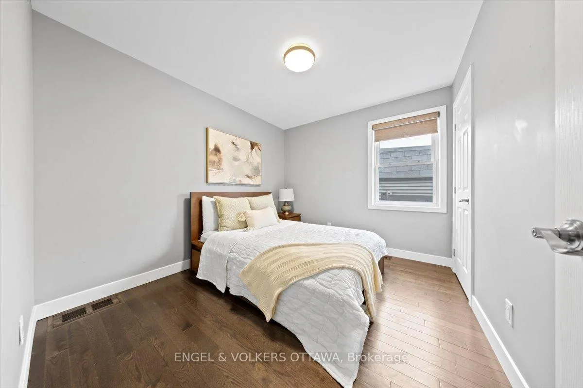 Photo 21 of 1005 Gold Crescent, Ottawa, Queensway Terrace North — HOMEH
