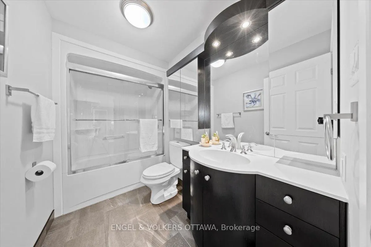Photo 22 of 1005 Gold Crescent, Ottawa, Queensway Terrace North — HOMEH